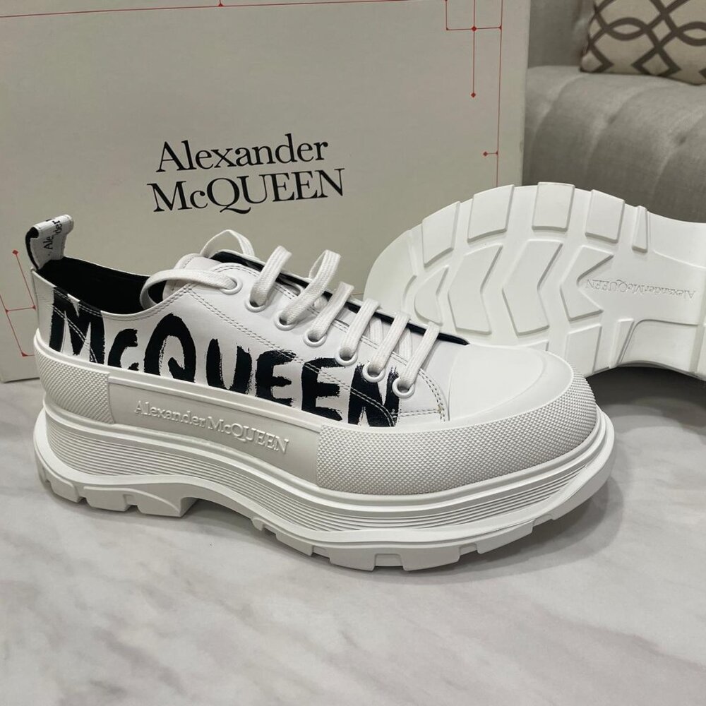 ALEXANDER MCQUEEN - GRAFFITI LOGO